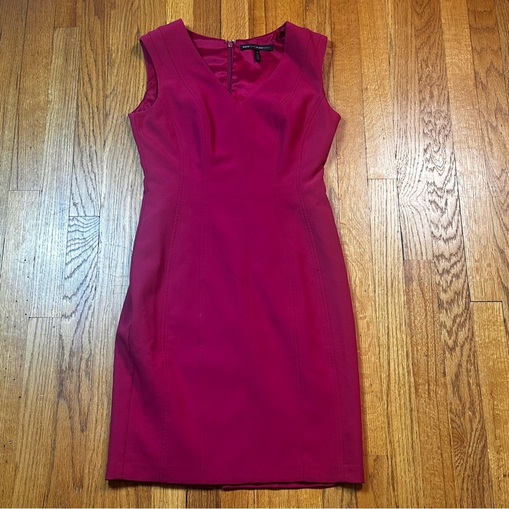 White House Black Market Shift Dress Womens size 2P Elegant Red Sleeveless party